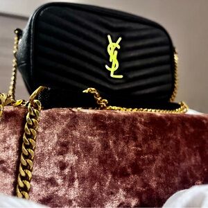 Black YSL purse gently used No scuff marks Perfect stitching